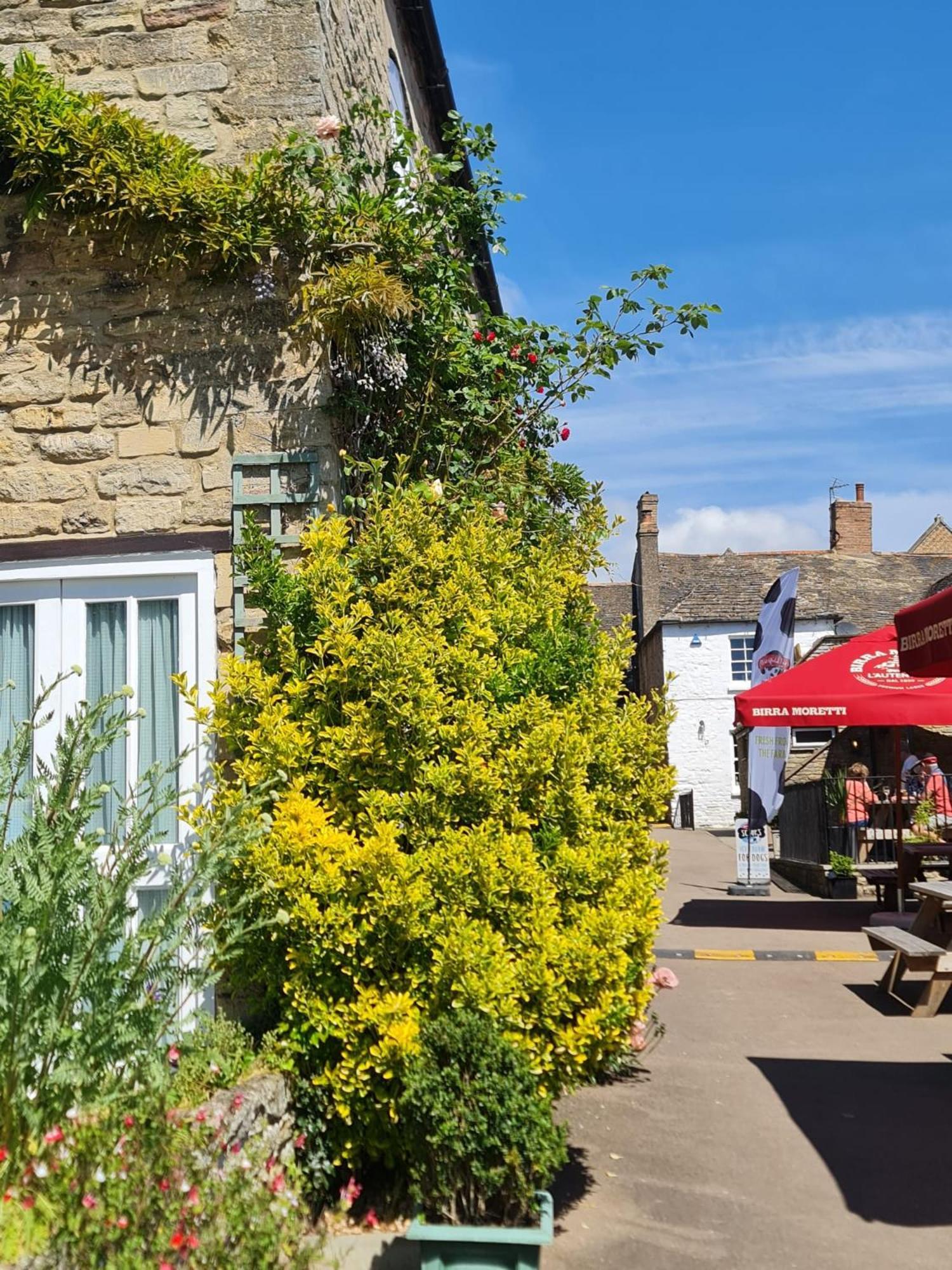 The Ship Inn Oundle Exterior photo