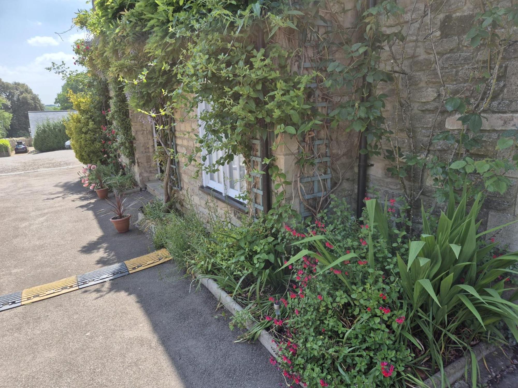 The Ship Inn Oundle Exterior photo